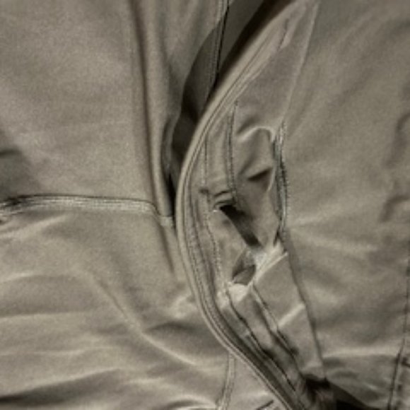 Lululemon: Pace Rival Mid-Rise Crop 22" legging - Black - Size 8 - Picture 5 of 6